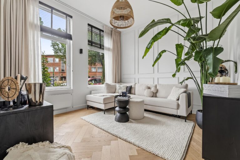 Roerstraat 1, 'S-GRAVENHAGE